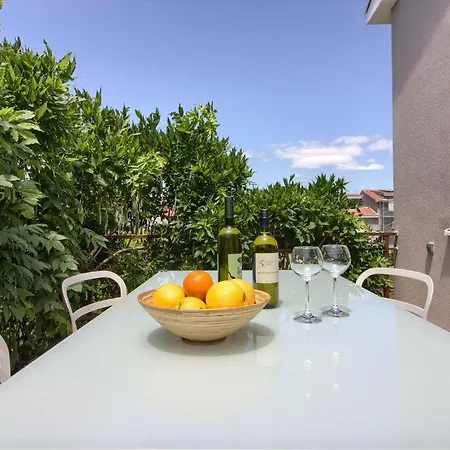 Apartmán Lovely Pjacal Ii With Pool In *