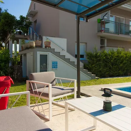 Apartmán Lovely Pjacal Ii With Pool In *