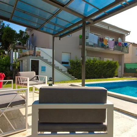 Apartmán Lovely Pjacal Ii With Pool In Pula