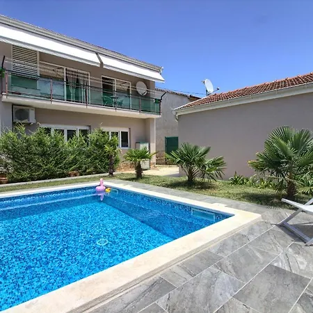 Apartment Lovely Pjacal Ii With Pool In Pula